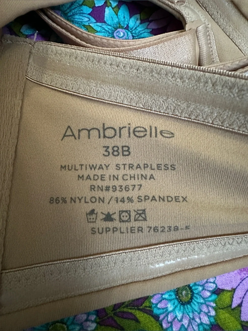 Ambrielle Multiway Strapless Nude Bandeau Bra- Never worn , NWOT